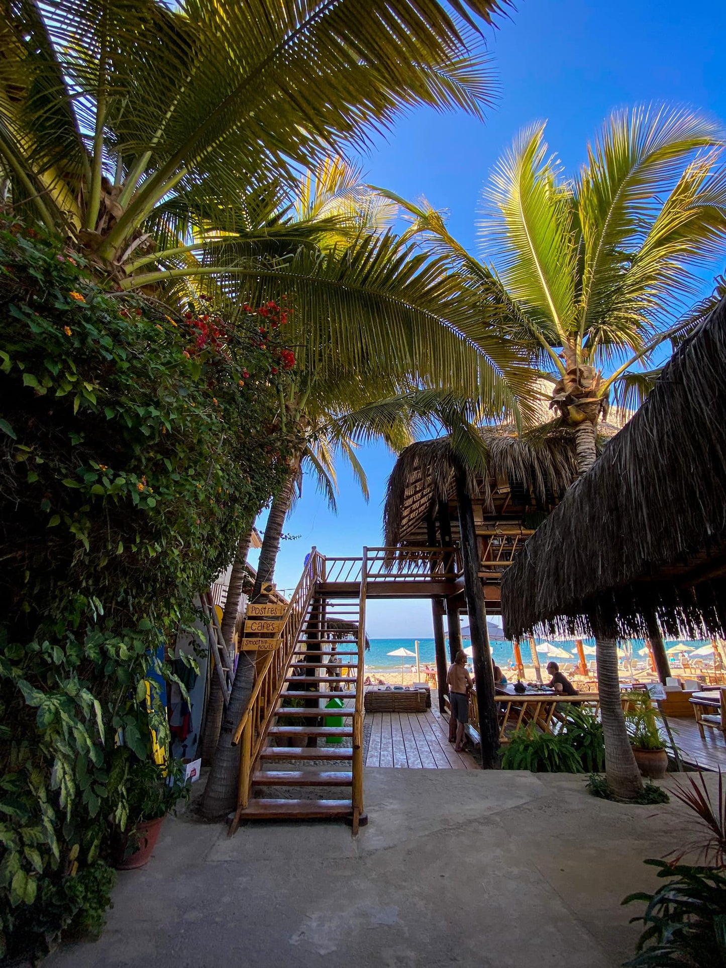 HOTEL DE PLAYA DEL WAWA CON RESTAURANTE VISTA AL MAR EN MANCORA
