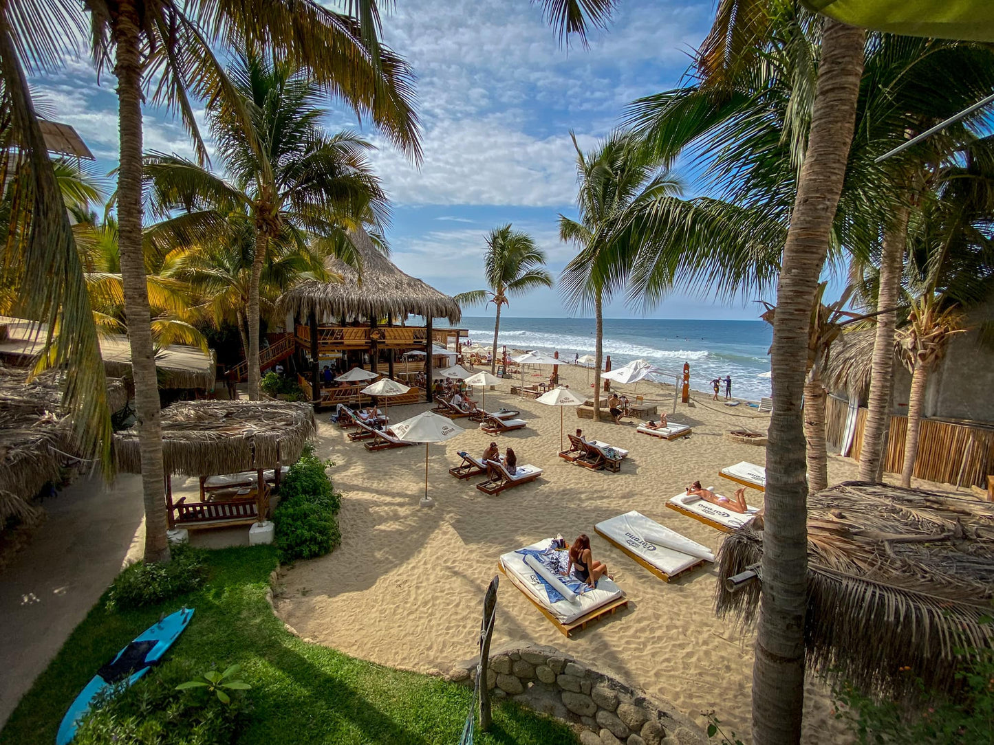 HOTEL DE PLAYA DEL WAWA CON RESTAURANTE VISTA AL MAR EN MANCORA
