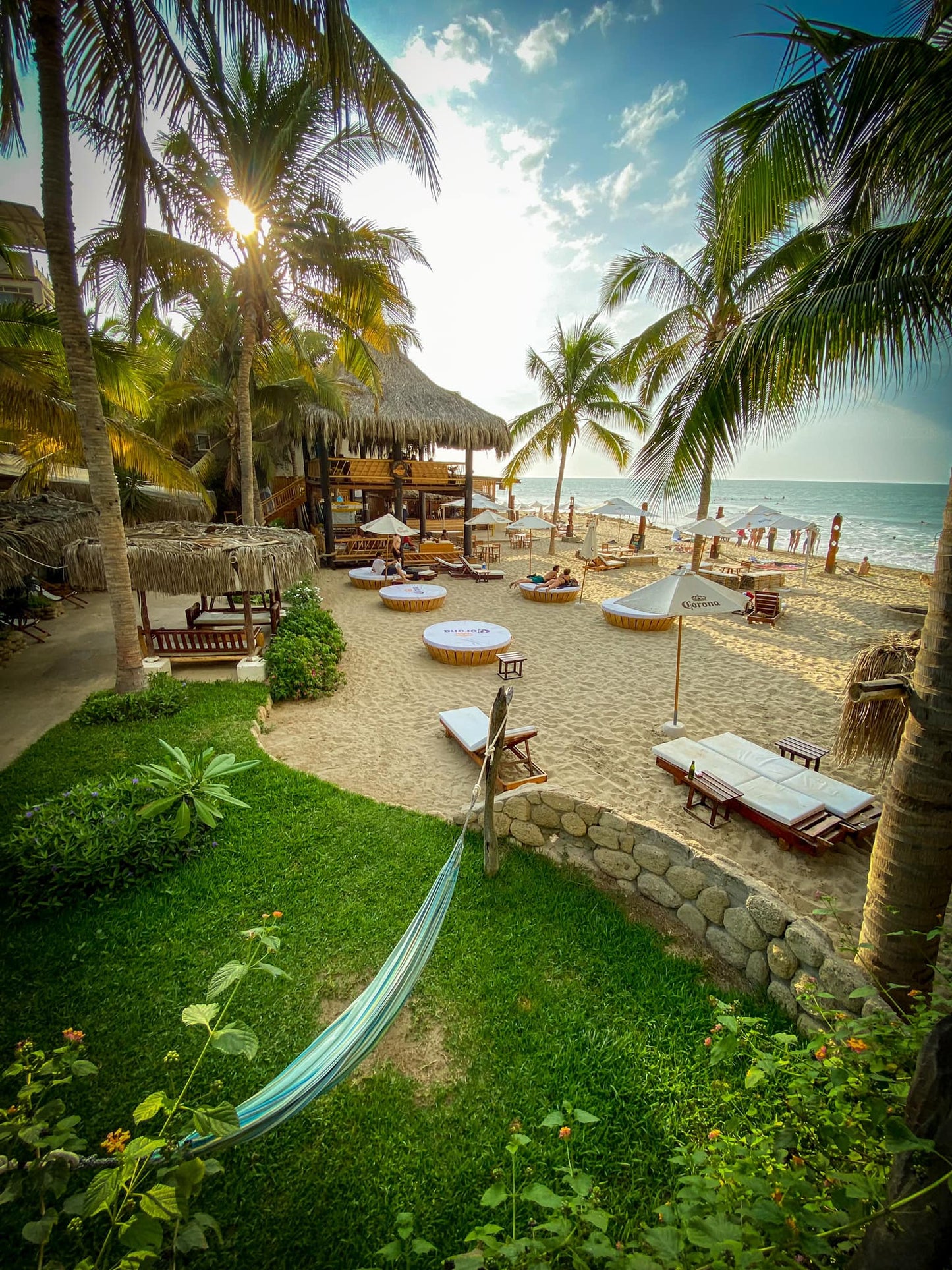 HOTEL DE PLAYA DEL WAWA CON RESTAURANTE VISTA AL MAR EN MANCORA