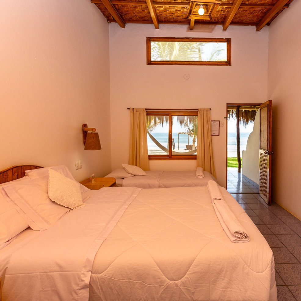 HOTEL DE PLAYA LAS POCITAS CON PISCINA Y RESTAURANTE VISTA AL MAR