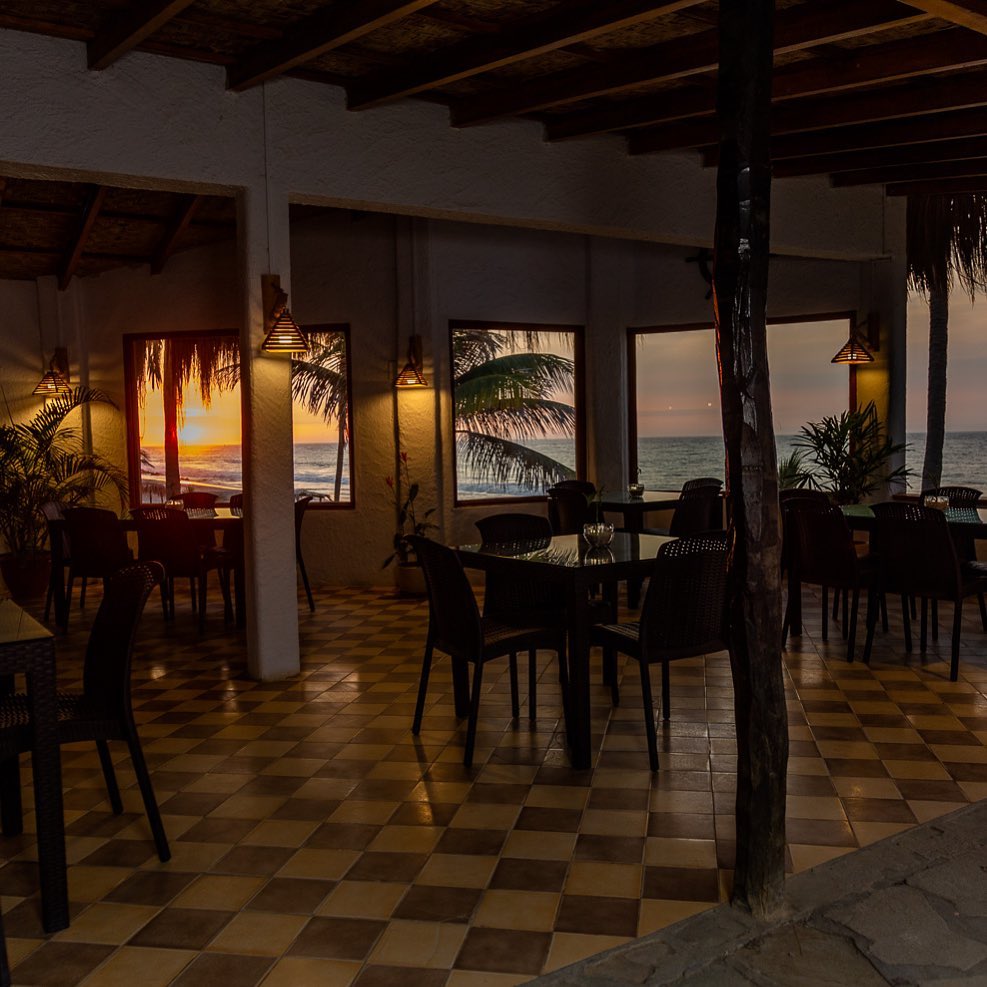 HOTEL DE PLAYA LAS POCITAS CON PISCINA Y RESTAURANTE VISTA AL MAR