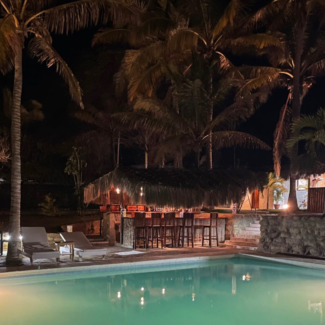 HOTEL DE PLAYA LAS POCITAS CON PISCINA Y RESTAURANTE VISTA AL MAR