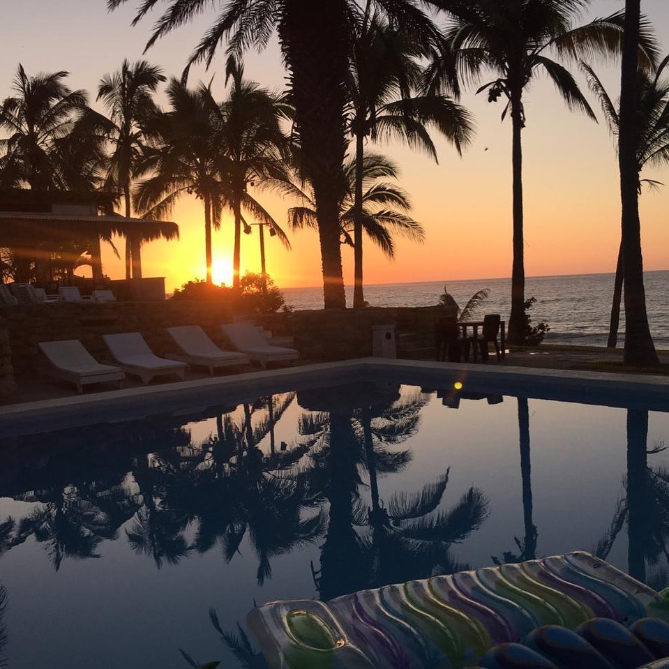HOTEL DE PLAYA LAS POCITAS CON PISCINA Y RESTAURANTE VISTA AL MAR