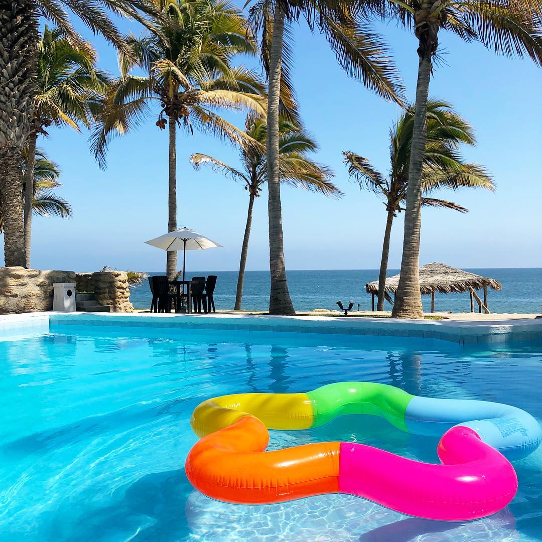 HOTEL DE PLAYA LAS POCITAS CON PISCINA Y RESTAURANTE VISTA AL MAR