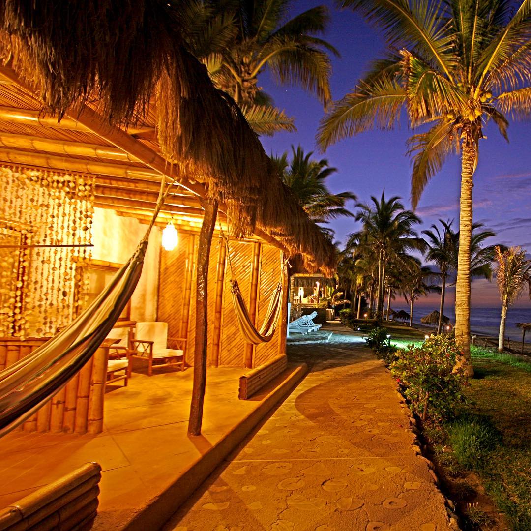 HOTEL DE PLAYA LAS POCITAS CON PISCINA Y RESTAURANTE VISTA AL MAR
