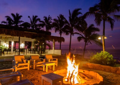 HOTEL DE PLAYA LAS POCITAS CON PISCINA Y RESTAURANTE VISTA AL MAR