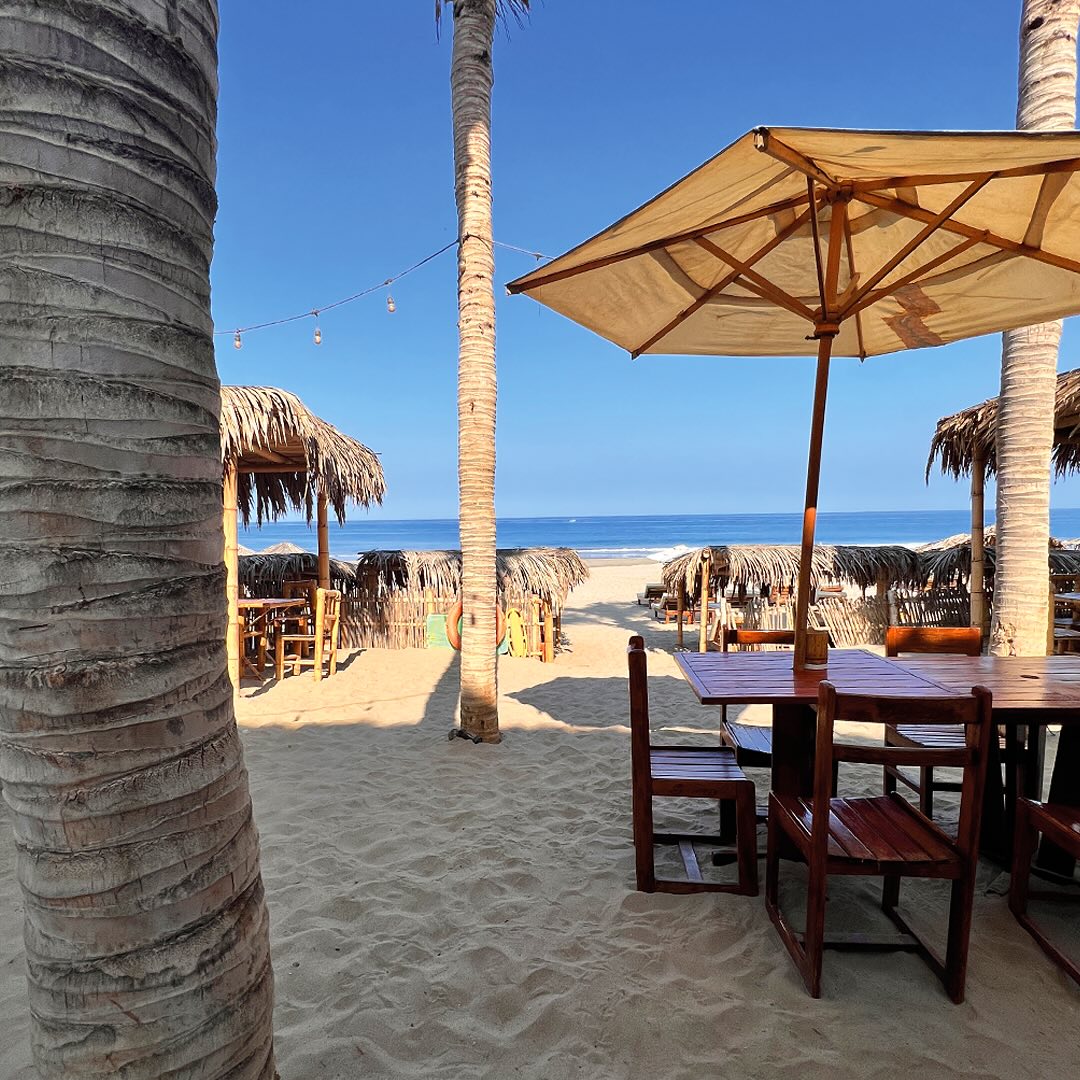 BUNGALOWS MIRADOR DE VICHAYITO CON PISCINA Y RESTAURANTE VISTA AL MAR