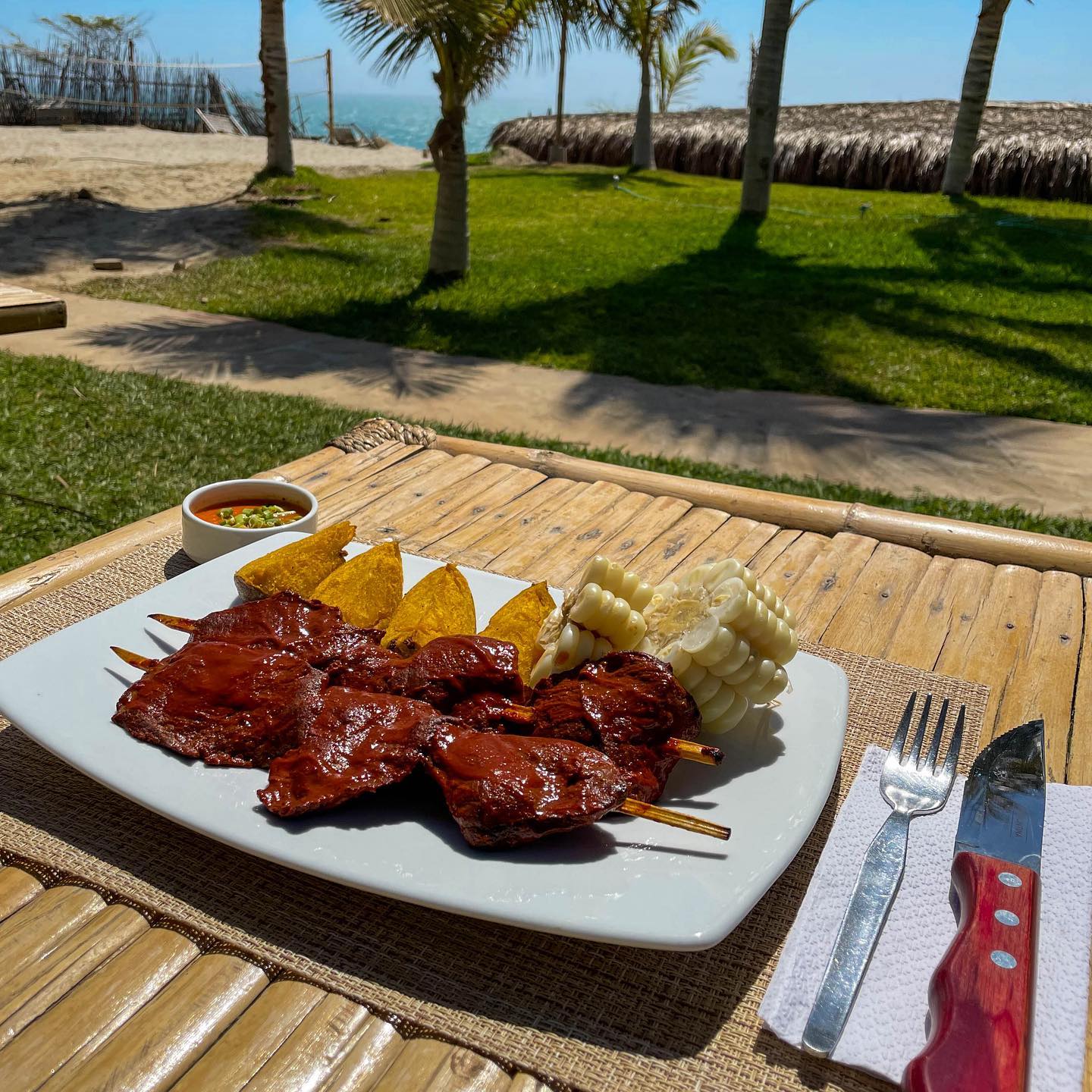 BUNGALOWS MIRADOR DE VICHAYITO CON PISCINA Y RESTAURANTE VISTA AL MAR