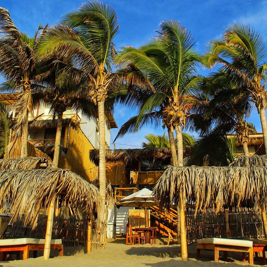 BUNGALOWS MIRADOR DE VICHAYITO CON PISCINA Y RESTAURANTE VISTA AL MAR