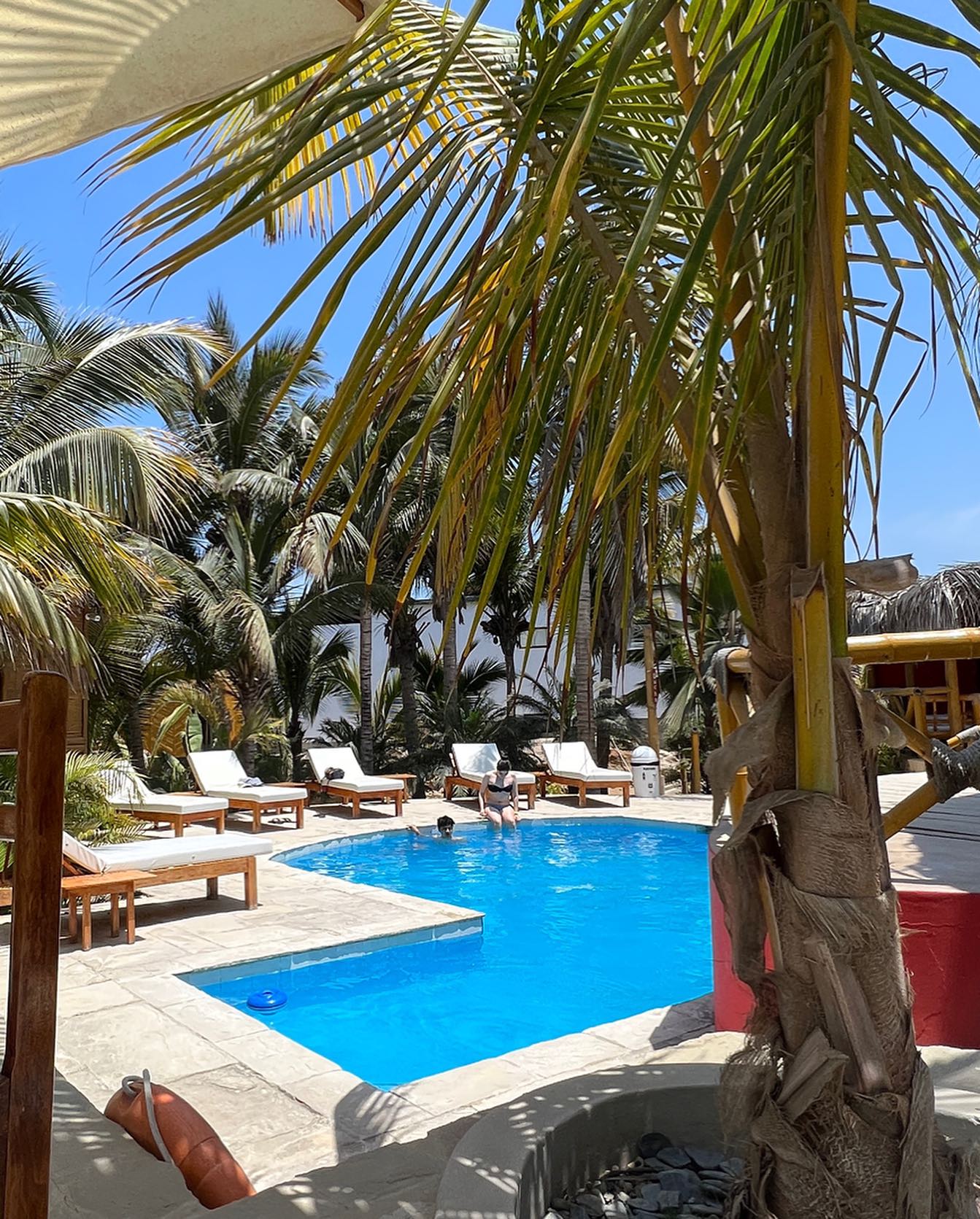 BUNGALOWS MIRADOR DE VICHAYITO CON PISCINA Y RESTAURANTE VISTA AL MAR