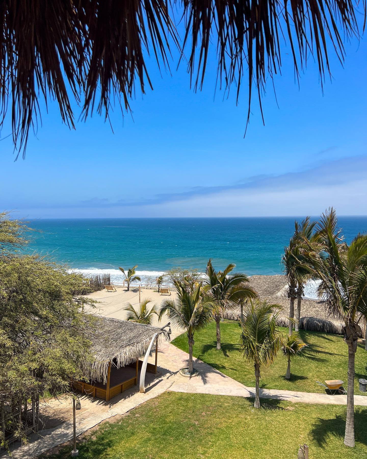 BUNGALOWS MIRADOR DE VICHAYITO CON PISCINA Y RESTAURANTE VISTA AL MAR