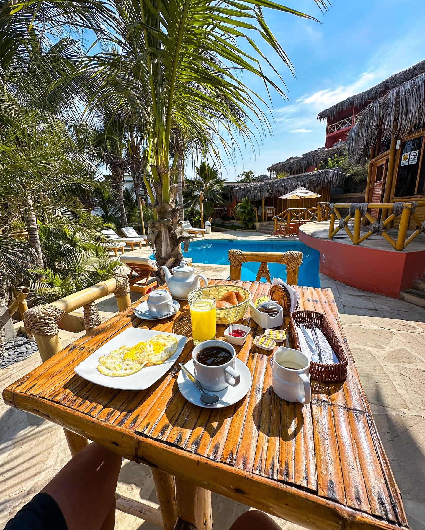 BUNGALOWS MIRADOR DE VICHAYITO CON PISCINA Y RESTAURANTE VISTA AL MAR