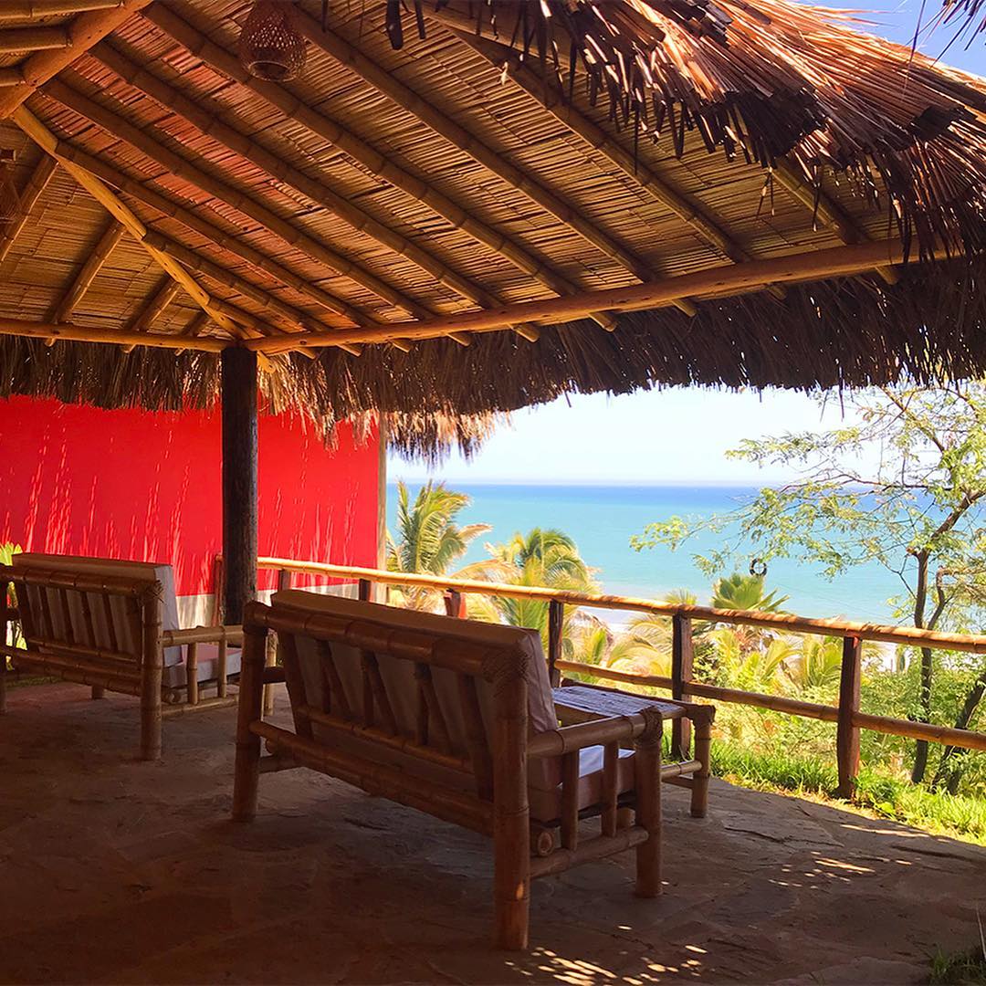 BUNGALOWS MIRADOR DE VICHAYITO CON PISCINA Y RESTAURANTE VISTA AL MAR