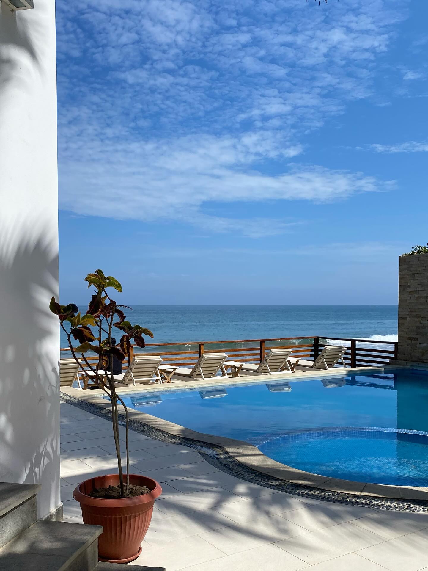HOTEL PORTO DI SOL CON PISCINA Y RESTAURANTE VISTA AL MAR EN LAS POCITAS