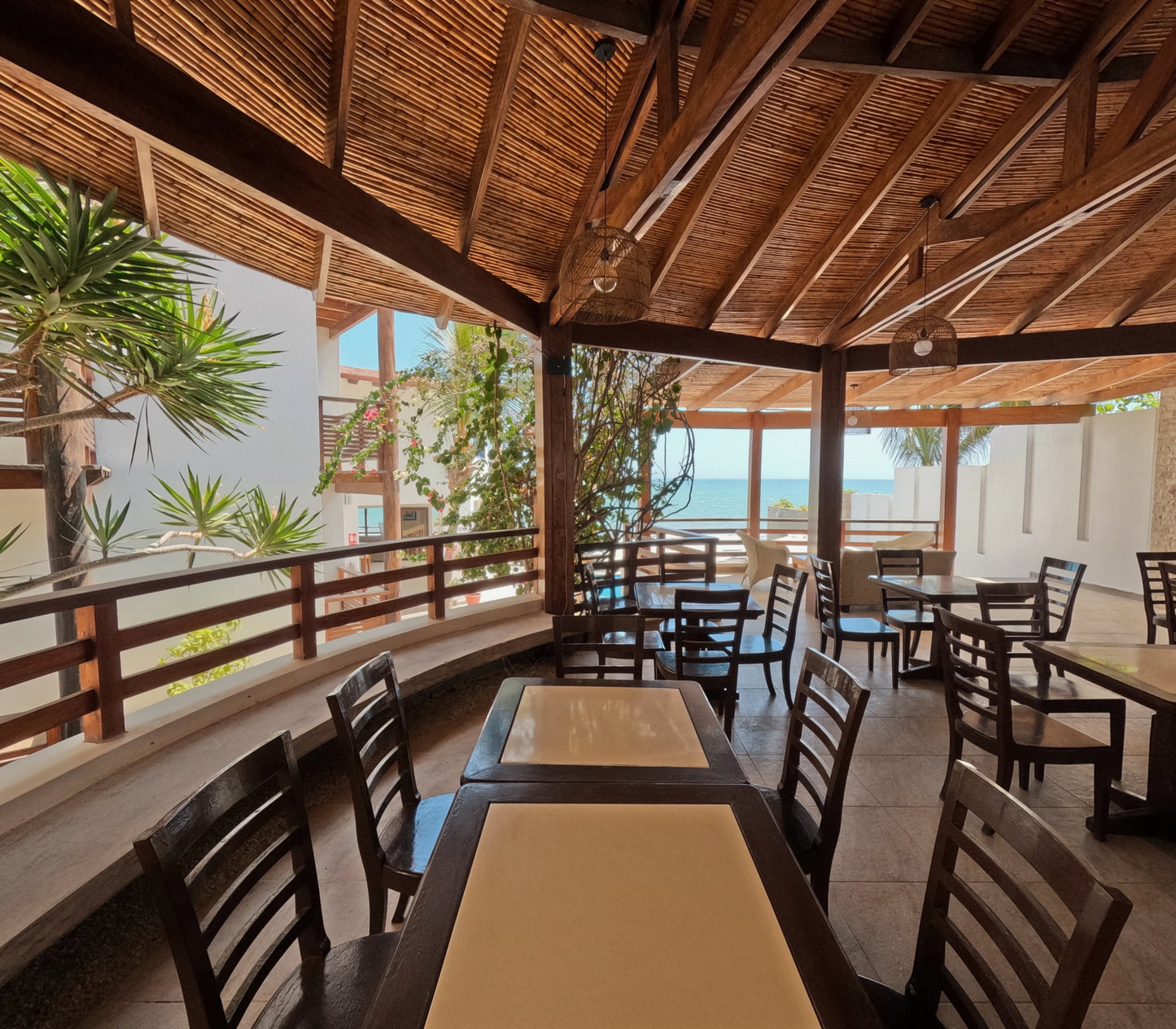 HOTEL PORTO DI SOL CON PISCINA Y RESTAURANTE VISTA AL MAR EN LAS POCITAS