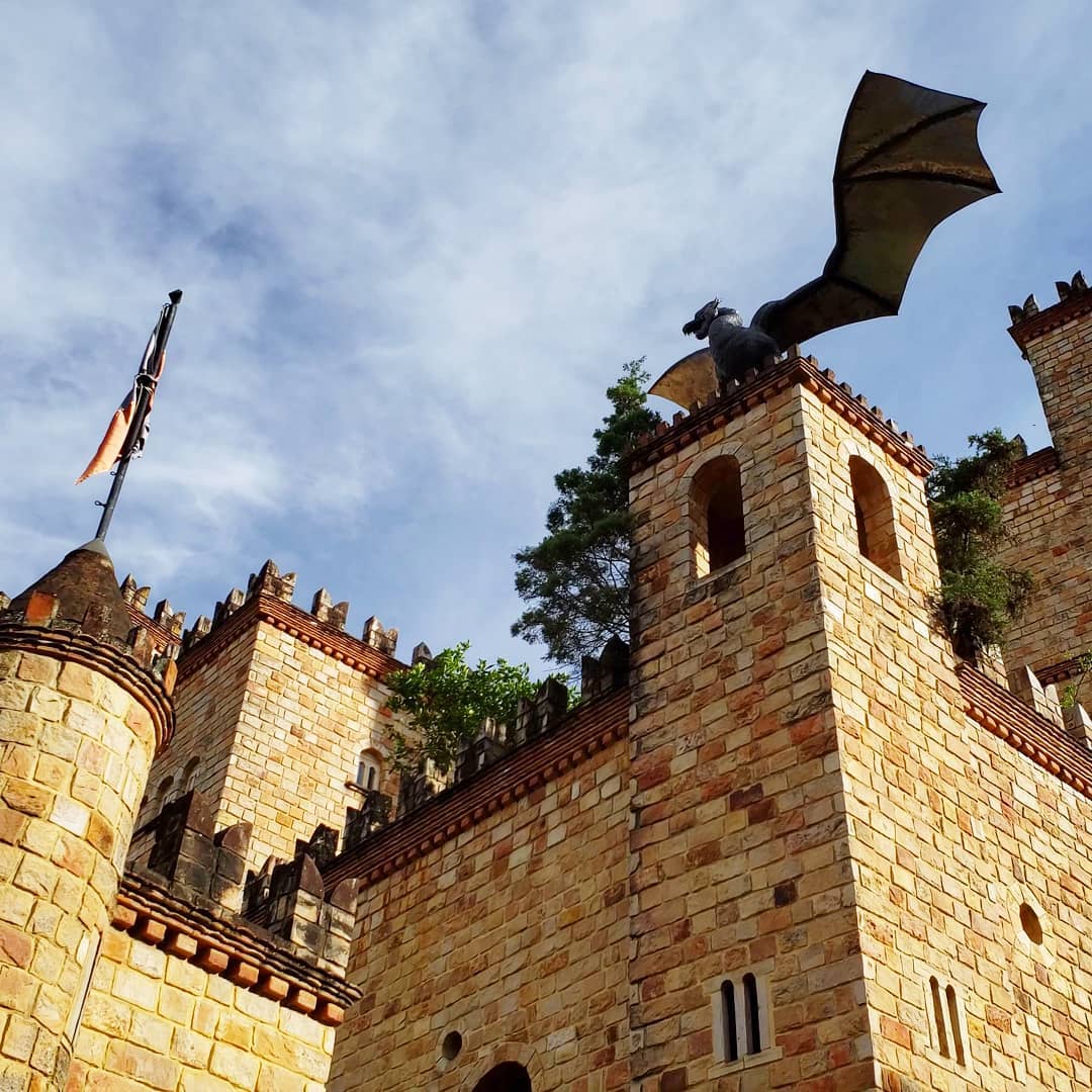 CASTILLO DE LAMAS, MUSEO, FÁBRICA DE HELADOS Y BARRIO WAYKU