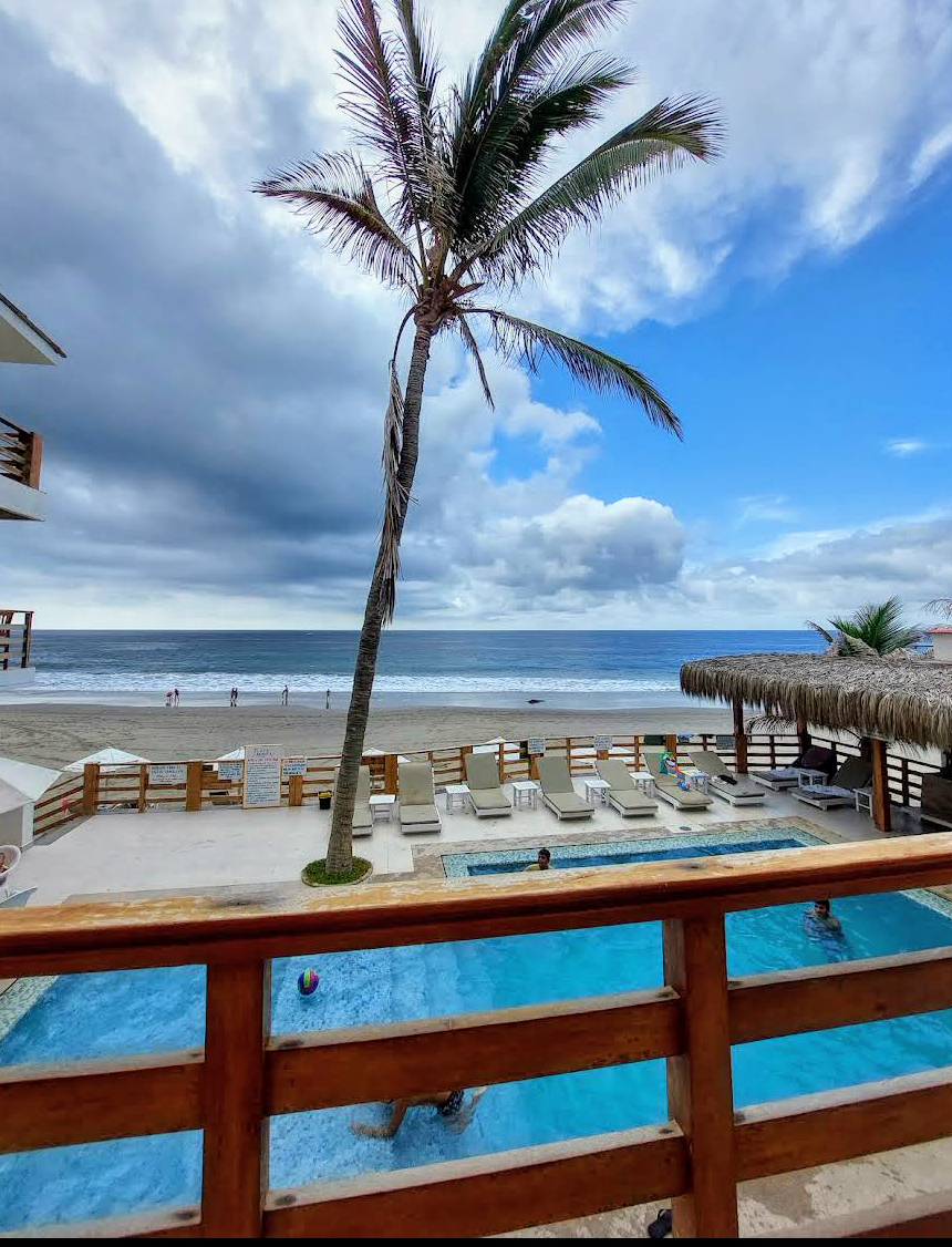 HOTEL PLAYA BONITA CON PISCINA Y RESTAURANTE VISTA AL MAR EN LAS POCITAS