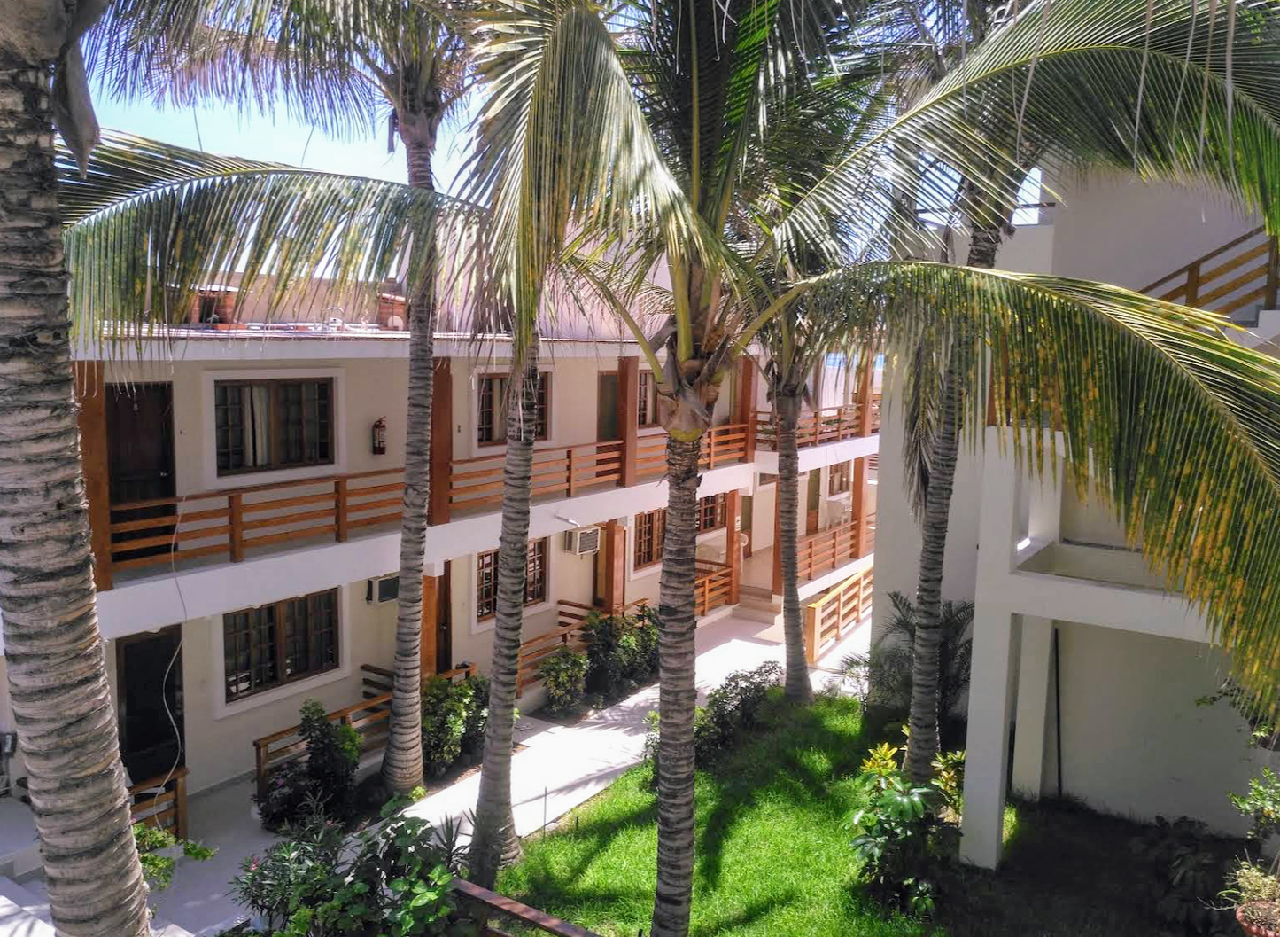 HOTEL PLAYA BONITA CON PISCINA Y RESTAURANTE VISTA AL MAR EN LAS POCITAS