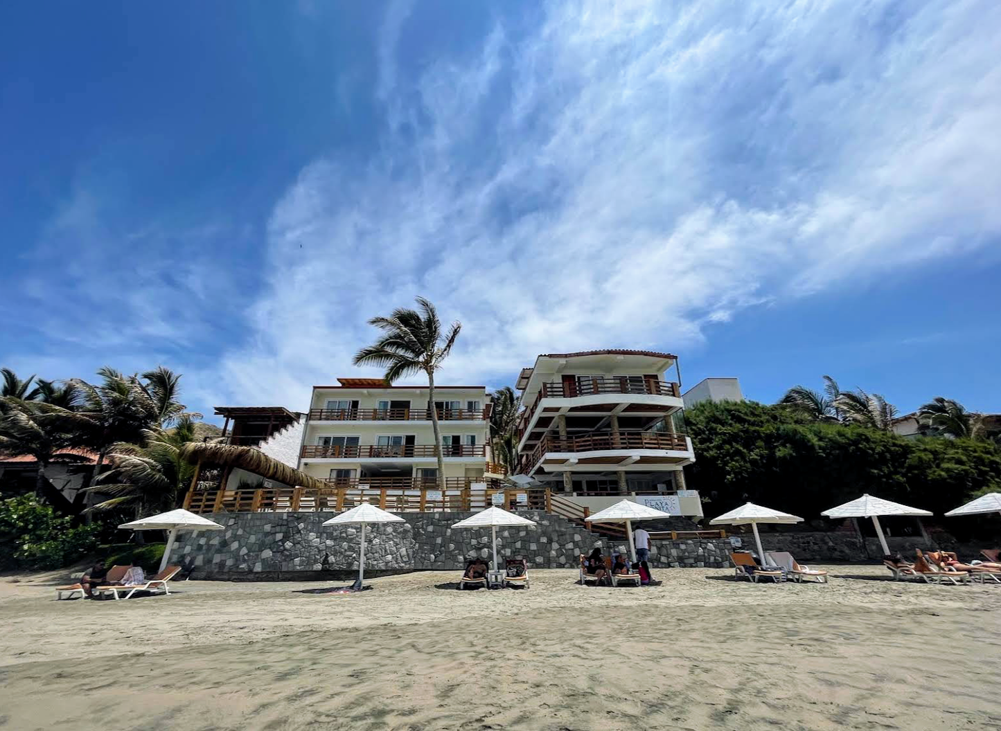 HOTEL PLAYA BONITA CON PISCINA Y RESTAURANTE VISTA AL MAR EN LAS POCITAS