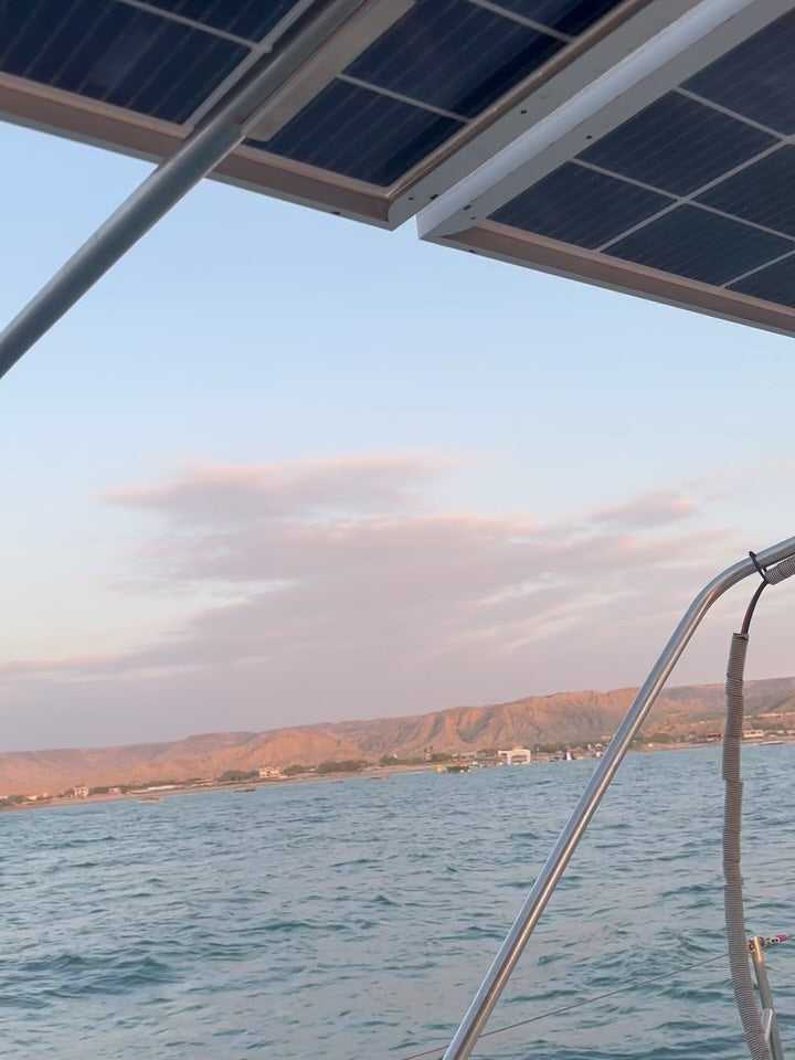 AVISTAMIENTO DE BALLENAS CON PASEO COSTERO AL ATARDECER  EN VELERO - LOS ÓRGANOS