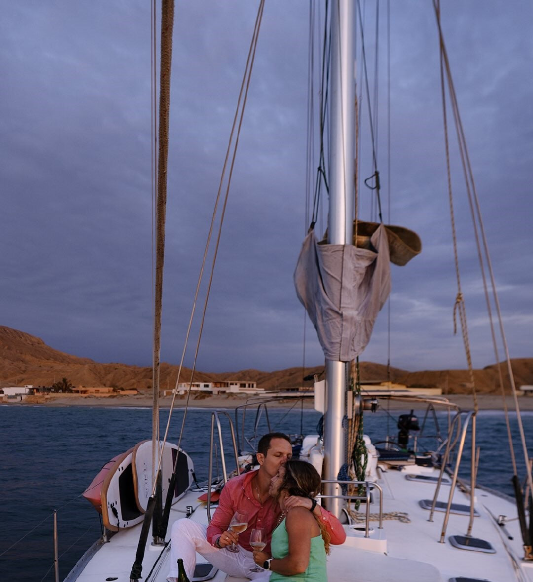 AVISTAMIENTO DE BALLENAS CON PASEO COSTERO AL ATARDECER  EN VELERO - LOS ÓRGANOS