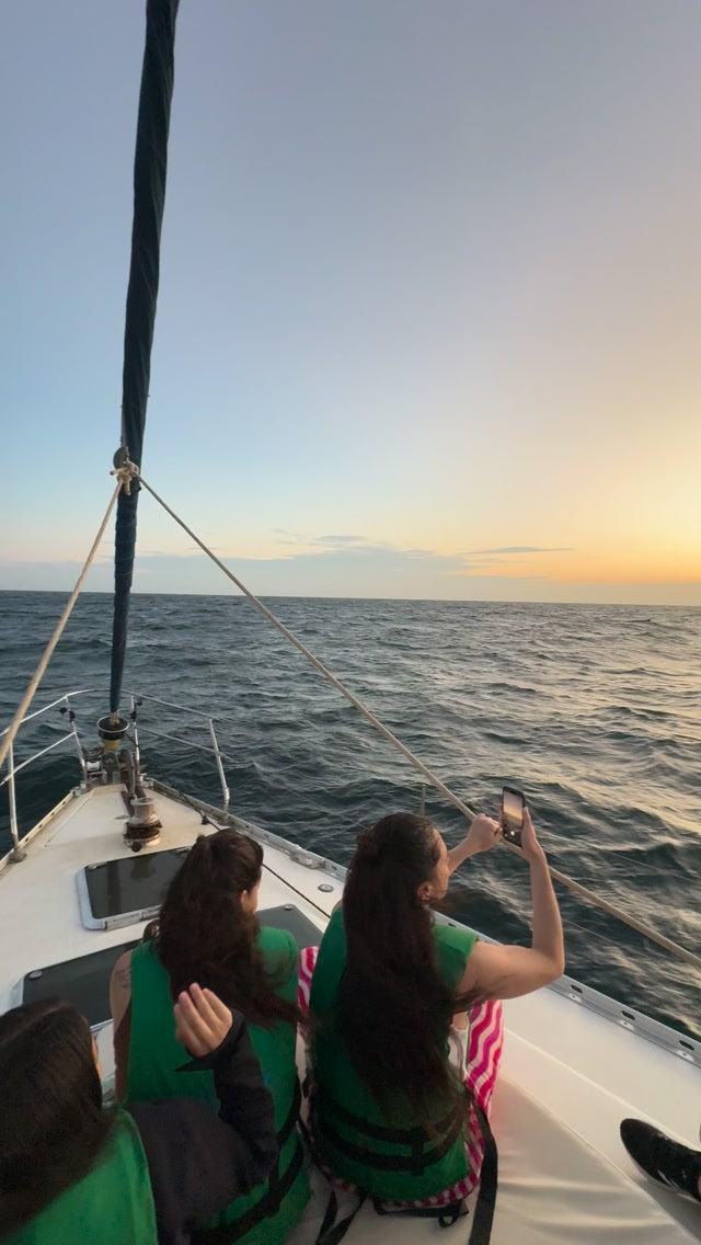 AVISTAMIENTO DE BALLENAS CON PASEO COSTERO AL ATARDECER  EN VELERO - LOS ÓRGANOS