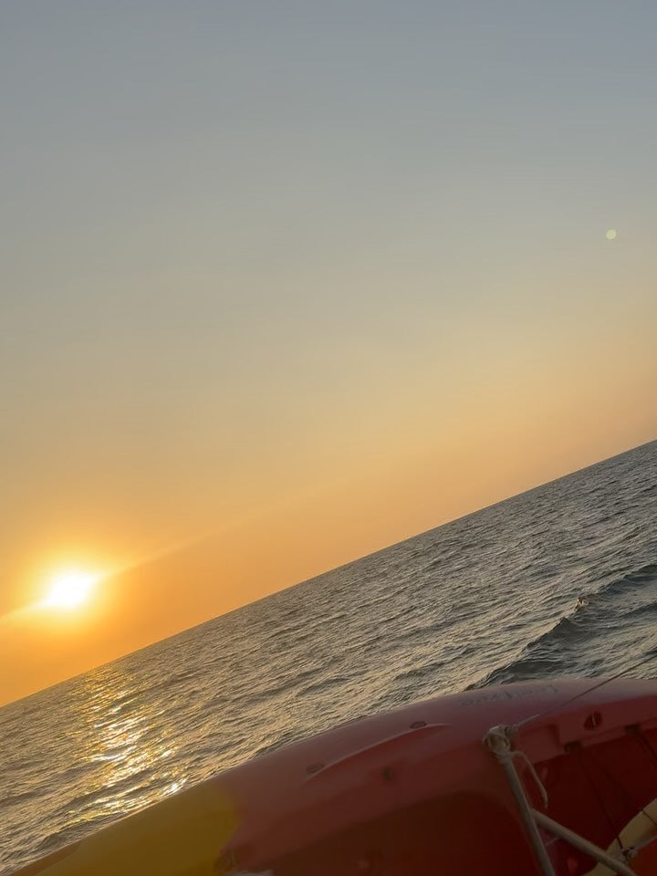 AVISTAMIENTO DE BALLENAS CON PASEO COSTERO AL ATARDECER  EN VELERO - LOS ÓRGANOS