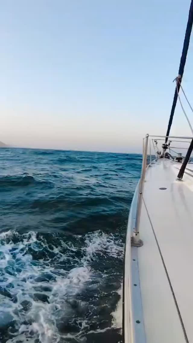 AVISTAMIENTO DE BALLENAS CON PASEO COSTERO AL ATARDECER  EN VELERO - LOS ÓRGANOS