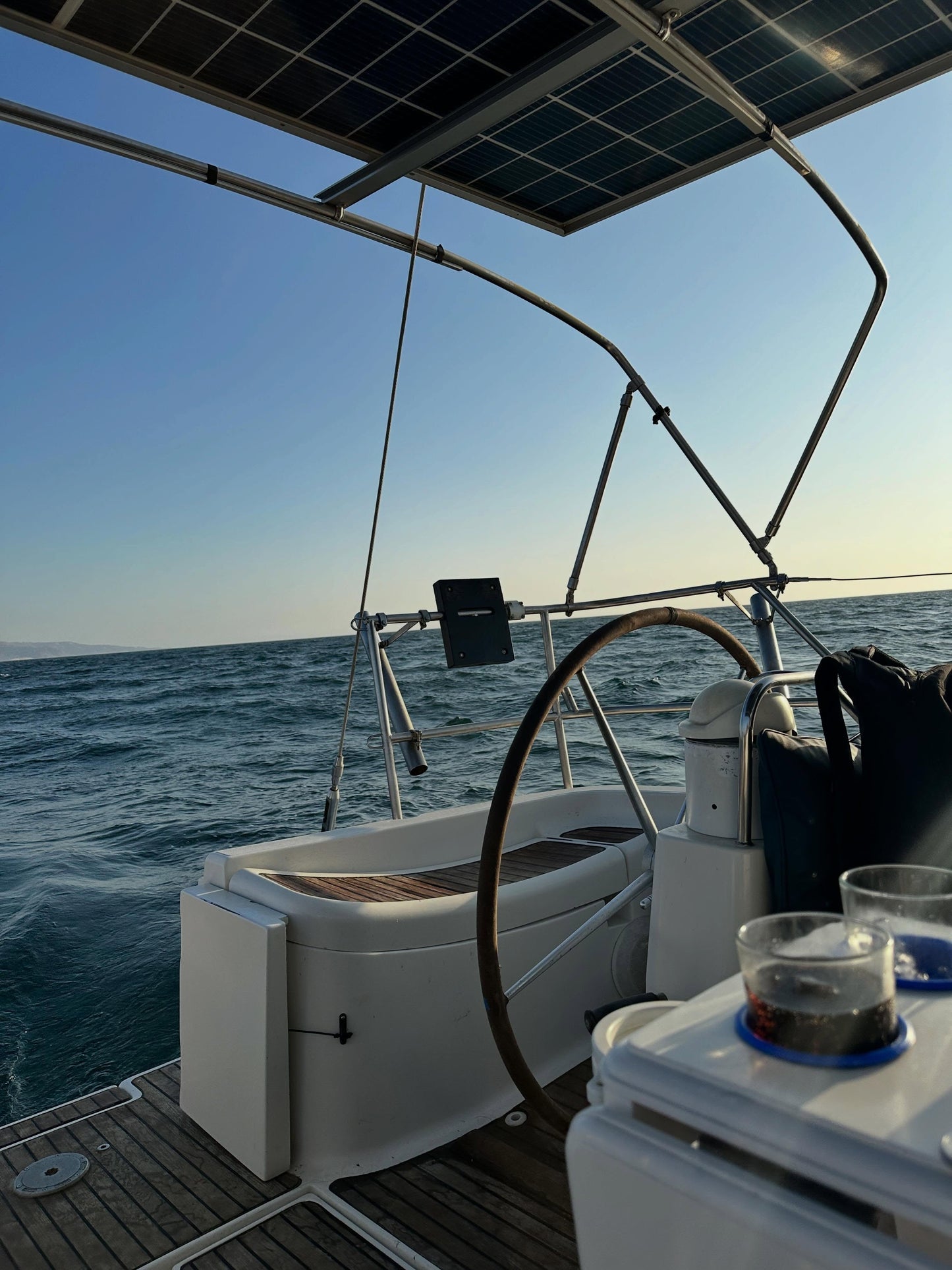 AVISTAMIENTO DE BALLENAS CON PASEO COSTERO AL ATARDECER  EN VELERO - LOS ÓRGANOS
