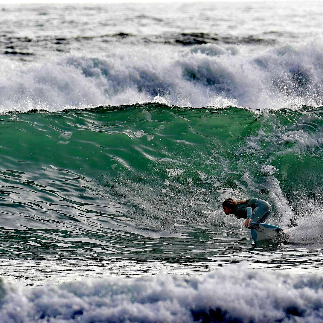 SURF LESSONS FOR BEGINNERS