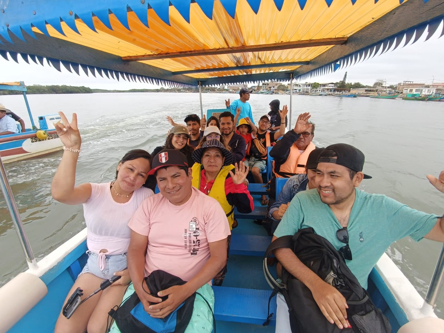 RECORRIDO DE PLAYAS Y MANGLARES DE TUMBES CON VISITA HASTA HUAQUILLAS ECUADOR