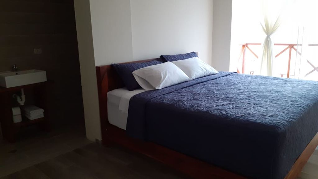 HOTEL DE PLAYA COSTA BLANCA CON PISCINA Y RESTAURANTE EN VICHAYITO