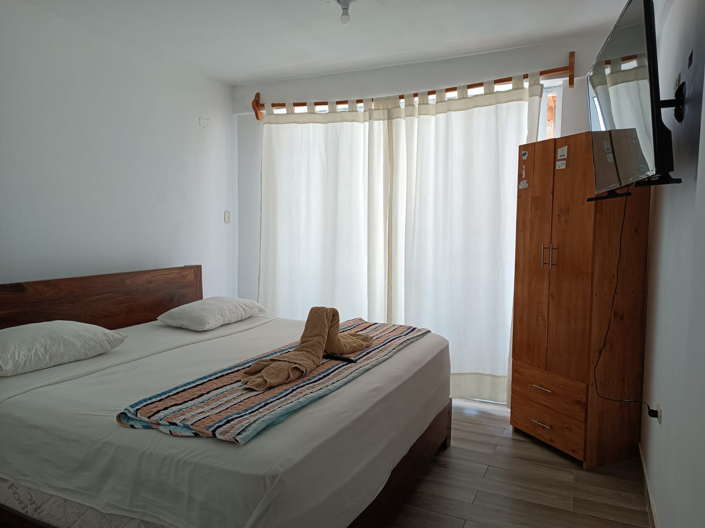 HOTEL DE PLAYA COSTA BLANCA CON PISCINA Y RESTAURANTE EN VICHAYITO