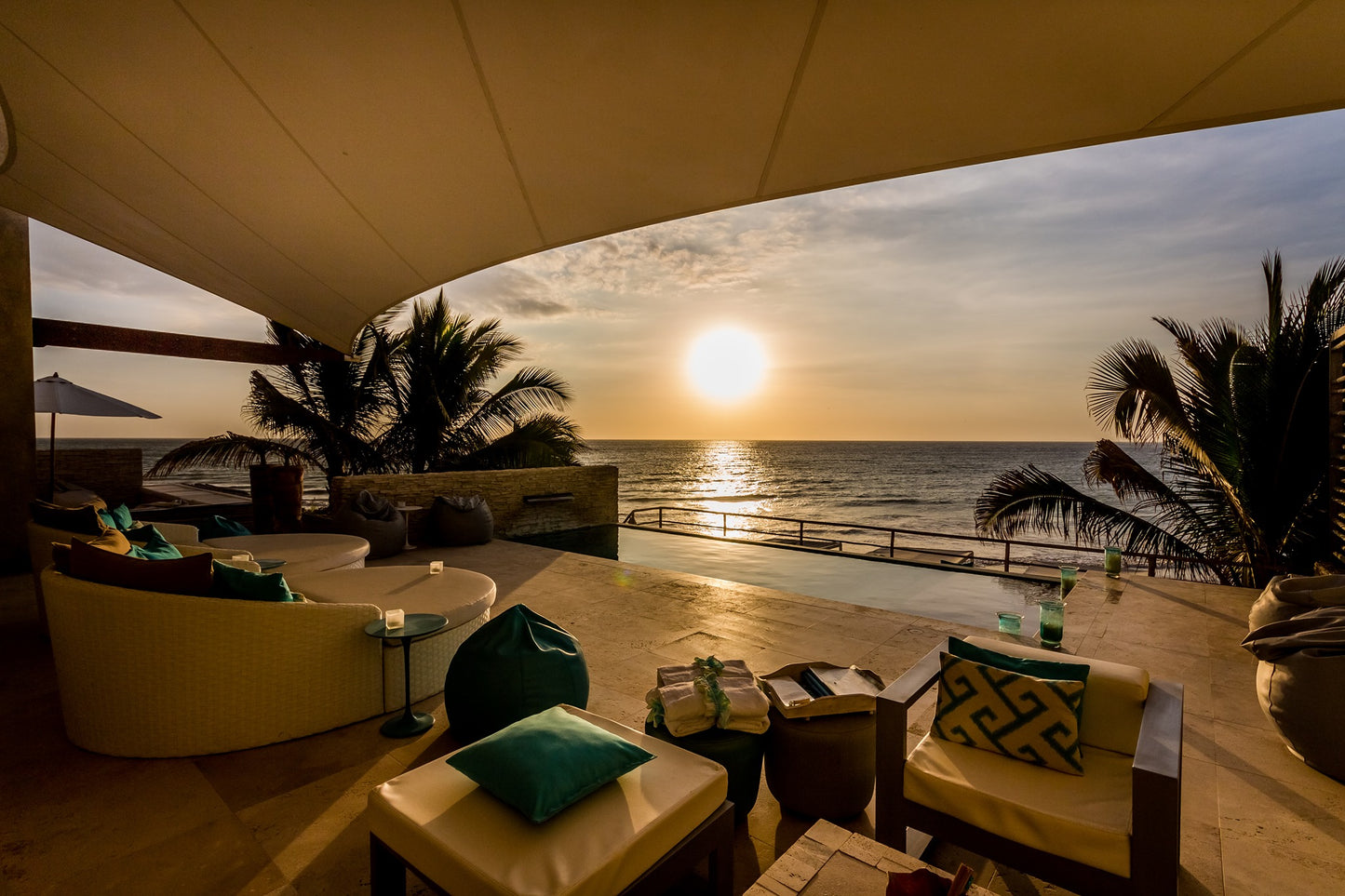 HOTEL DE PLAYA DCO SUITES CON PISCINA, LOUNGE & SPA MANCORA - LAS POCITAS