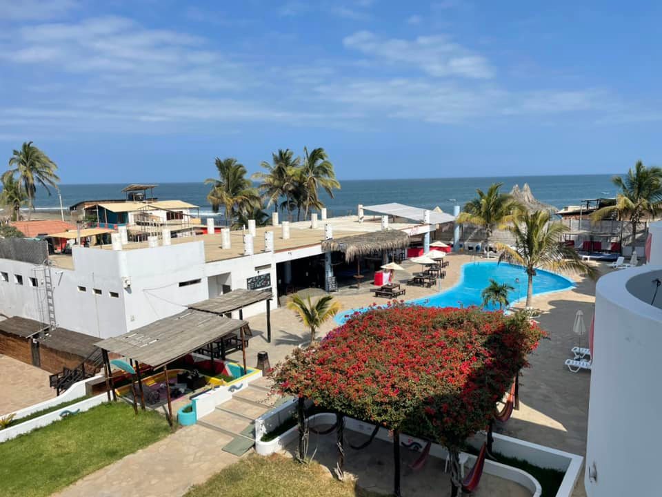 LOKI DEL MAR BEACH HOTEL WITH POOL AND DIRECT EXIT TO THE SEA MANCORA