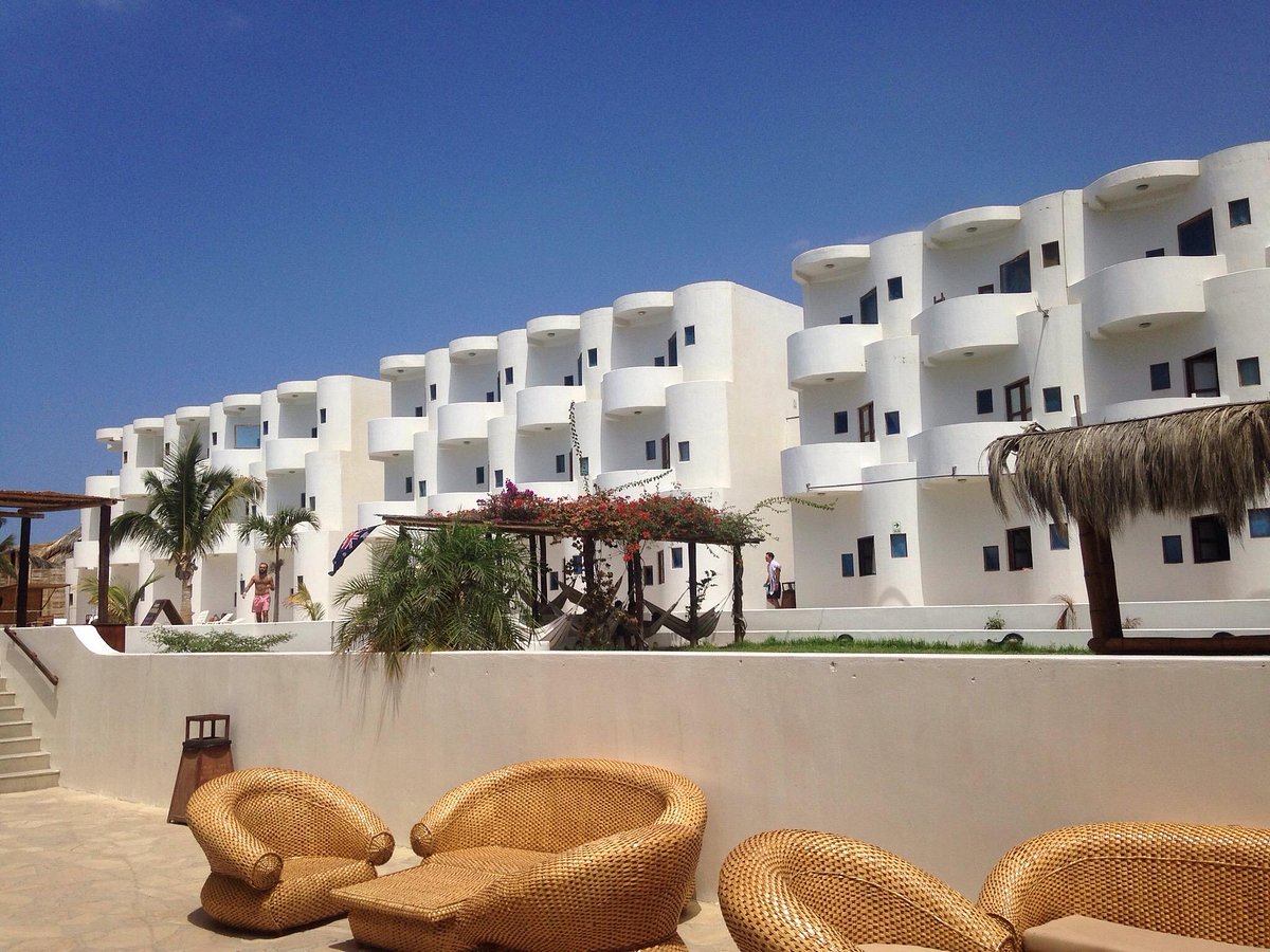 LOKI DEL MAR BEACH HOTEL WITH POOL AND DIRECT EXIT TO THE SEA MANCORA