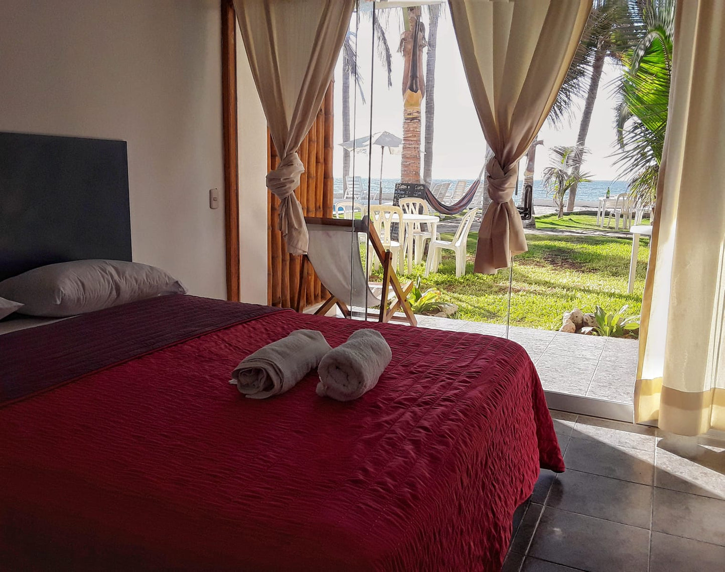 HOTEL DE PLAYA MANCORA BAY CON PISCINA Y RESTAURANTE VISTA AL MAR