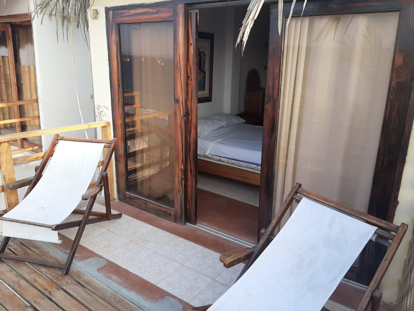 HOSPEDAJE MANCORAL CON PISCINA EN LAS POCITAS