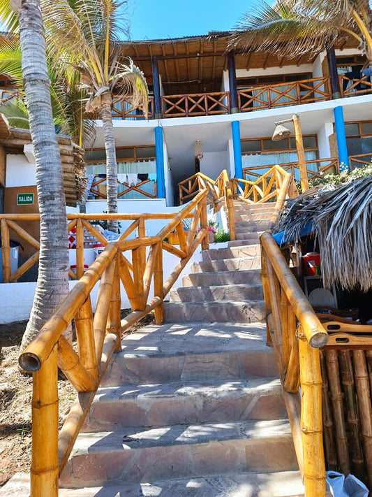 HOTEL DE PLAYA COSTA BLANCA CON PISCINA Y RESTAURANTE EN VICHAYITO