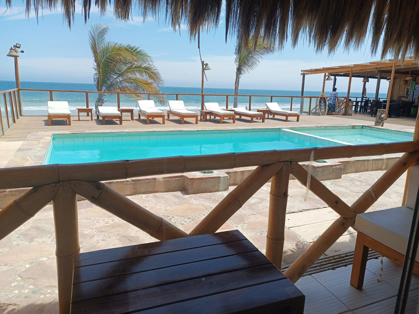 HOTEL DE PLAYA COSTA BLANCA CON PISCINA Y RESTAURANTE EN VICHAYITO