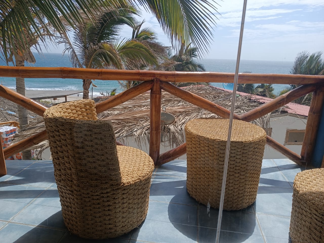 HOTEL DE PLAYA COSTA BLANCA CON PISCINA Y RESTAURANTE EN VICHAYITO