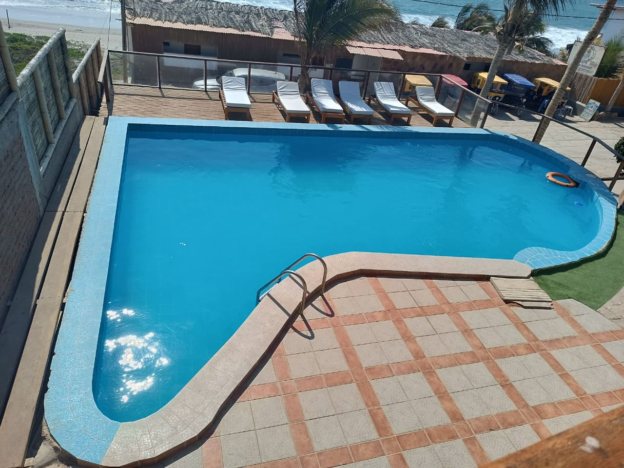 HOTEL DE PLAYA COSTA BLANCA CON PISCINA Y RESTAURANTE EN VICHAYITO