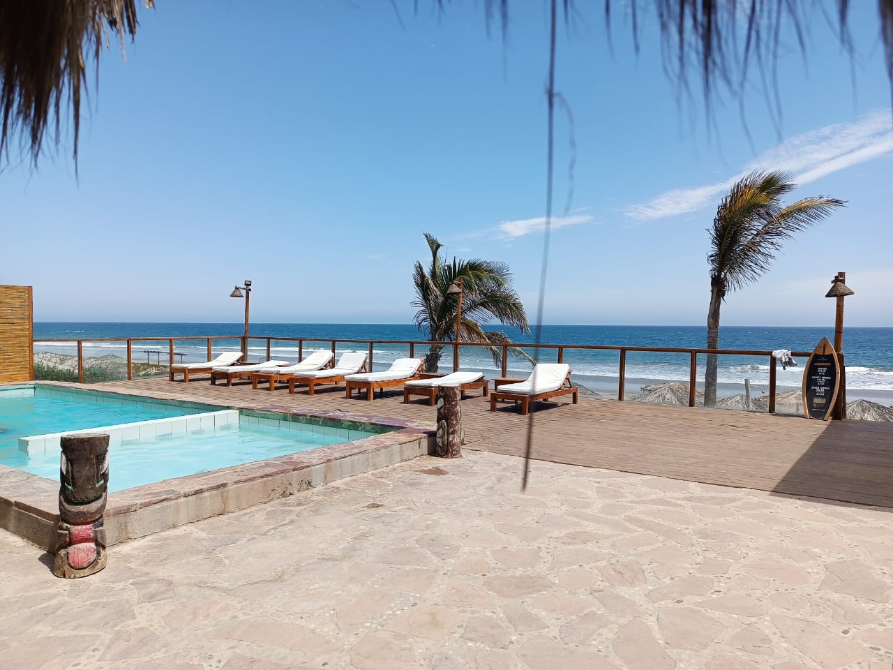 HOTEL DE PLAYA COSTA BLANCA CON PISCINA Y RESTAURANTE EN VICHAYITO