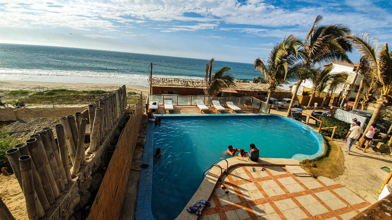 HOTEL DE PLAYA COSTA BLANCA CON PISCINA Y RESTAURANTE EN VICHAYITO