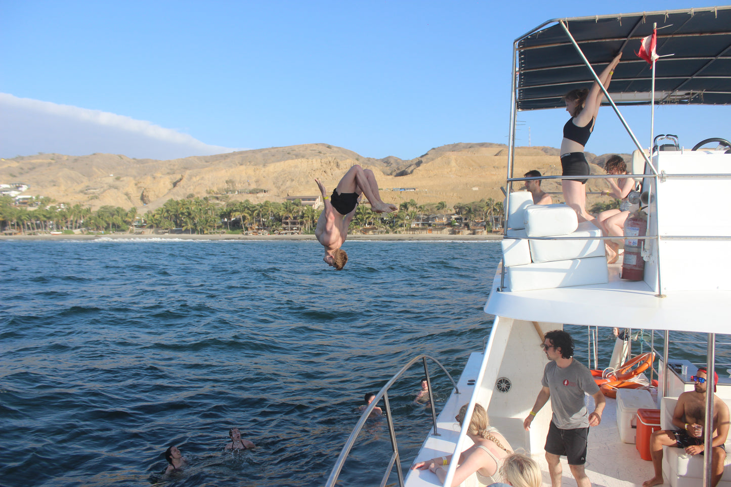 YATE CATAMARÁN PRIVADO